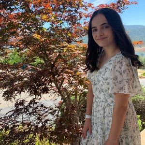 Meet your Posher, Carmela